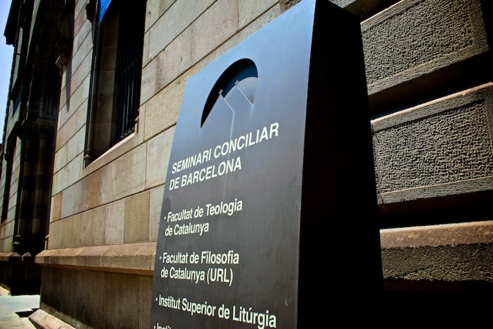 Seminari Barcelona · Signage — image 8